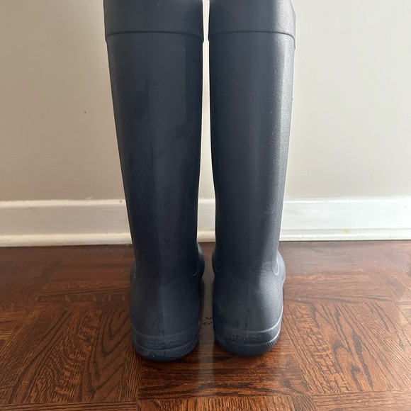 CROCS rain boots, navy blue color, size 10 W - Picture 2 of 3
